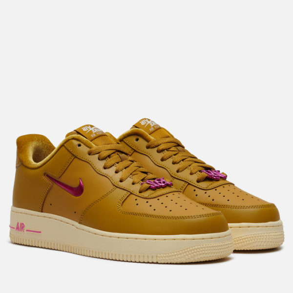 Женские кроссовки Nike Wmns Air Force 1 '07 SE