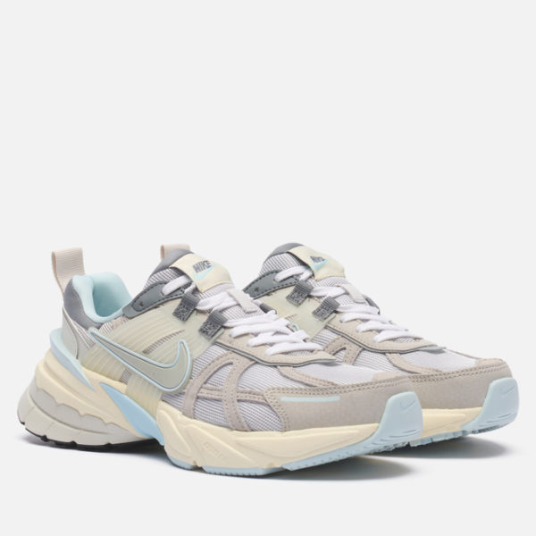 Женские кроссовки Nike Wmns V2K Run