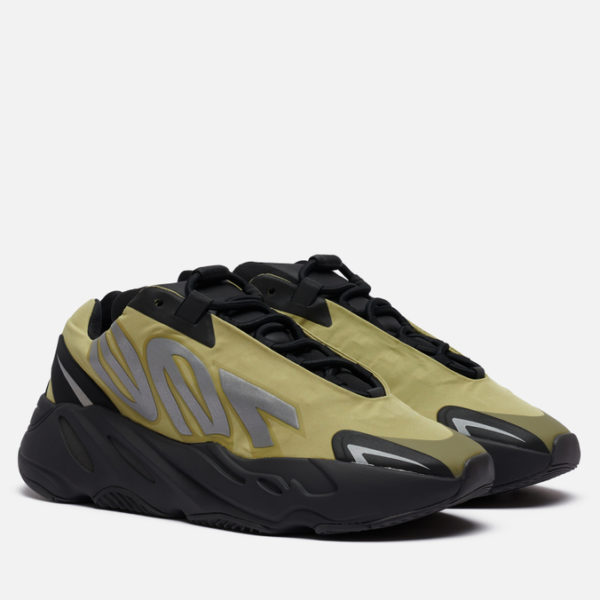 Кроссовки adidas YEEZY Boost 700 MNVN
